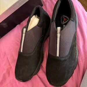 Ecco Men's Black and Gray Slip-On Loafers